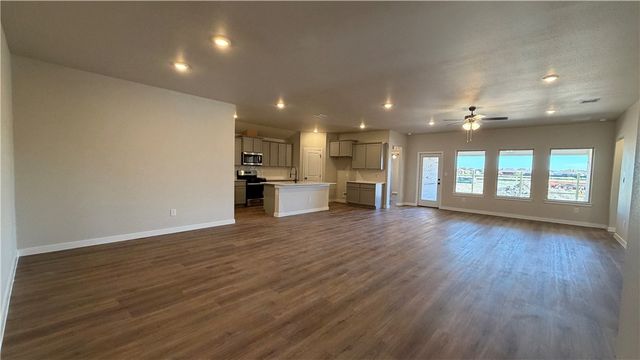 3553 Sepehr Lake Dr, Robstown, TX 78380