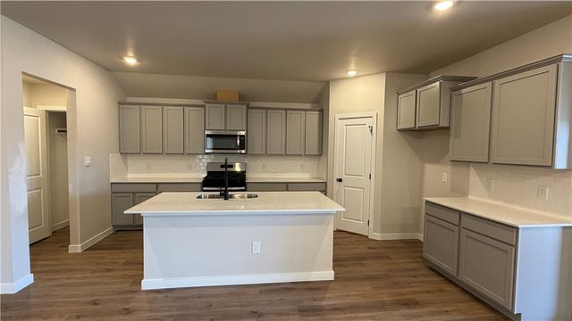 3553 Sepehr Lake Dr, Robstown, TX 78380