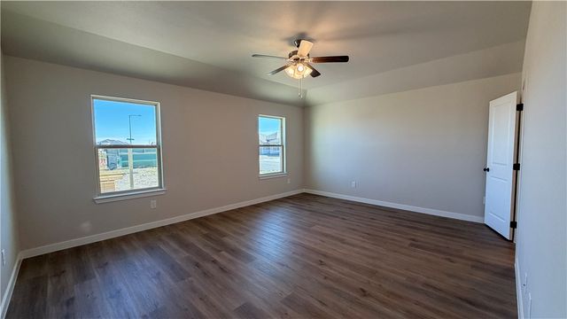 3553 Sepehr Lake Dr, Robstown, TX 78380