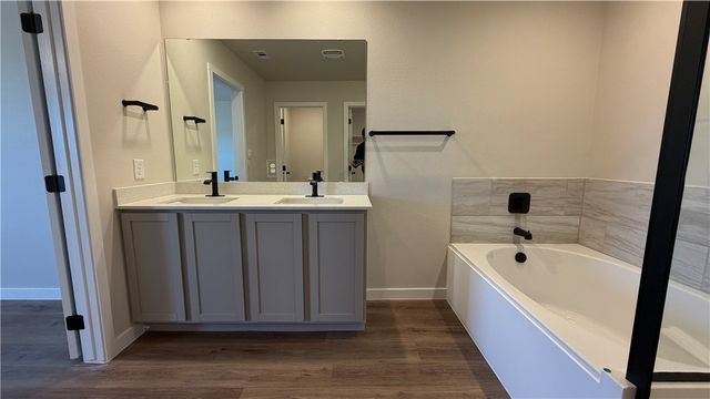 3553 Sepehr Lake Dr, Robstown, TX 78380