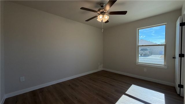 3553 Sepehr Lake Dr, Robstown, TX 78380