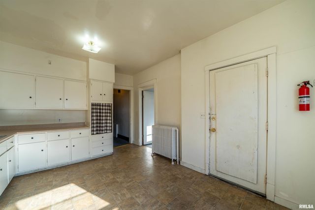 1620 W FREDONIA Avenue, Peoria, IL 61606