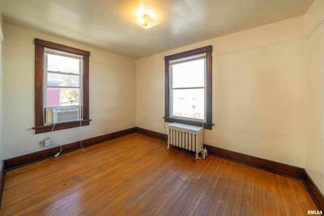 1620 W FREDONIA Avenue, Peoria, IL 61606