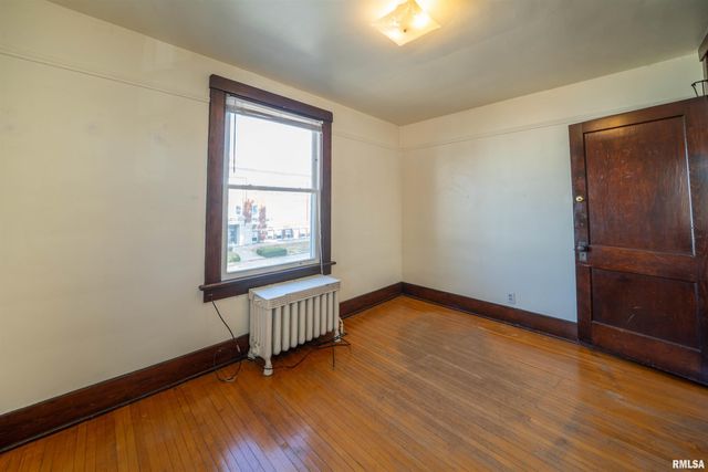 1620 W FREDONIA Avenue, Peoria, IL 61606