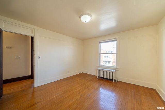 1620 W FREDONIA Avenue, Peoria, IL 61606