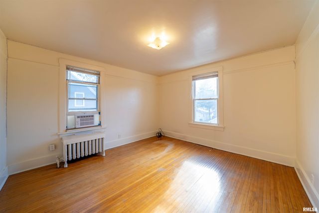 1620 W FREDONIA Avenue, Peoria, IL 61606