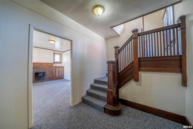 1620 W FREDONIA Avenue, Peoria, IL 61606