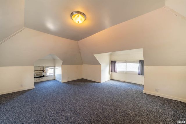 1620 W FREDONIA Avenue, Peoria, IL 61606