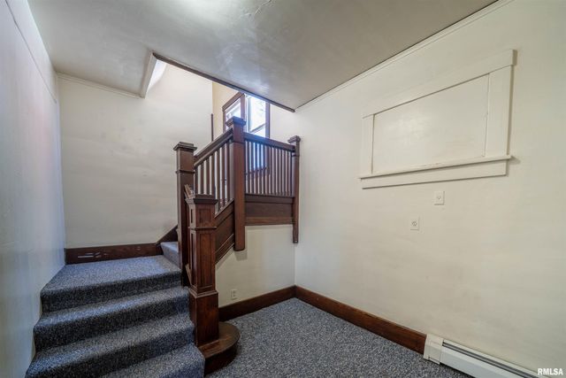 1620 W FREDONIA Avenue, Peoria, IL 61606