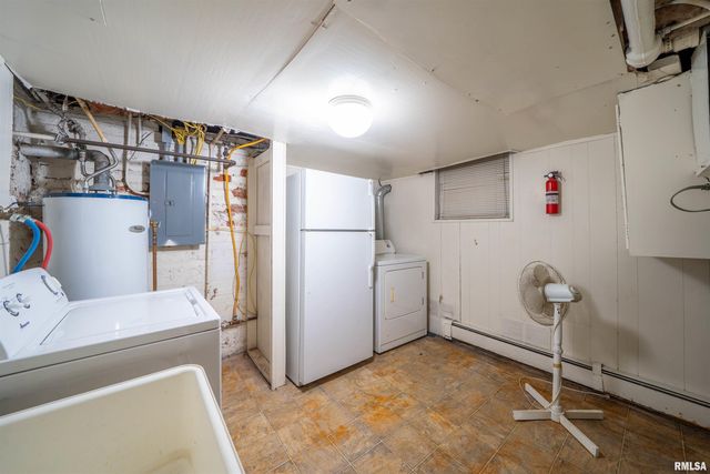 1620 W FREDONIA Avenue, Peoria, IL 61606