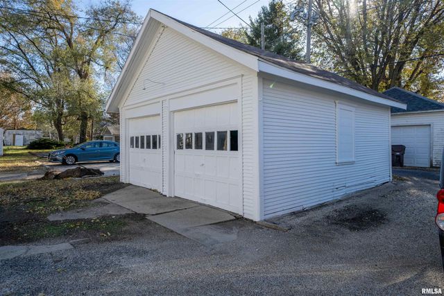 1620 W FREDONIA Avenue, Peoria, IL 61606