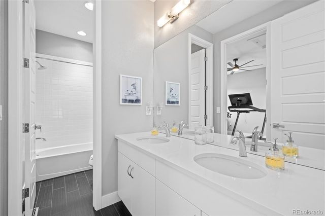 8659 E 54th Avenue, Denver, CO 80238