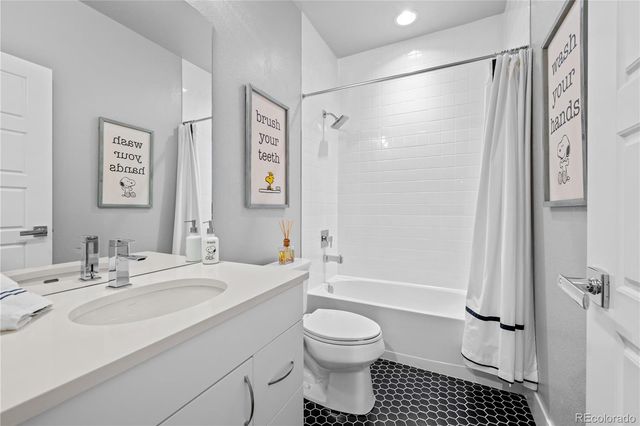 8659 E 54th Avenue, Denver, CO 80238