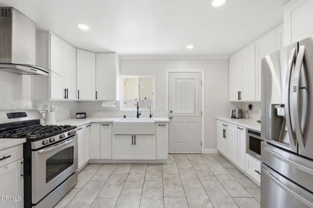 1300 Bluebell Street, Oxnard, CA 93036