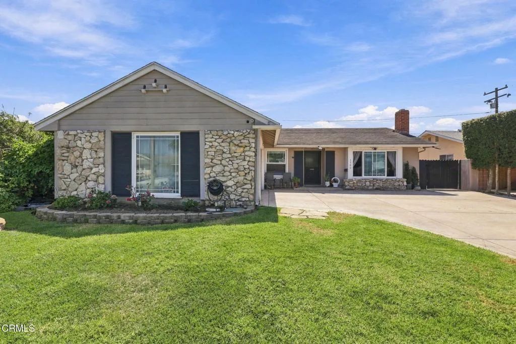 1300 Bluebell Street, Oxnard, CA 93036