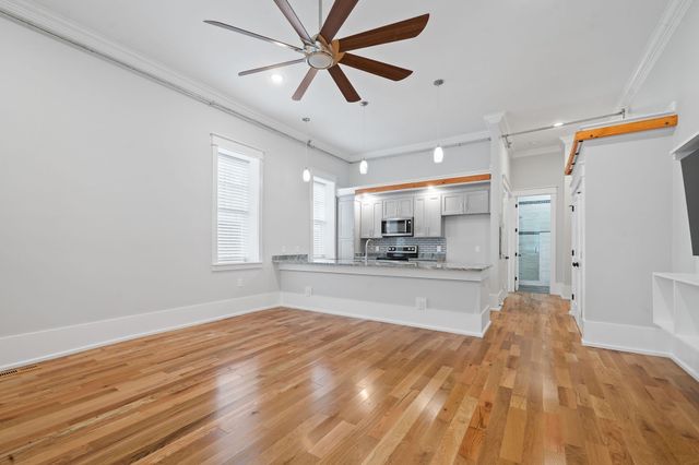 638 Madison St Apt 2, Clarksville, TN 37040