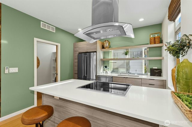 4411 Meridian Avenue N, Seattle, WA 98103