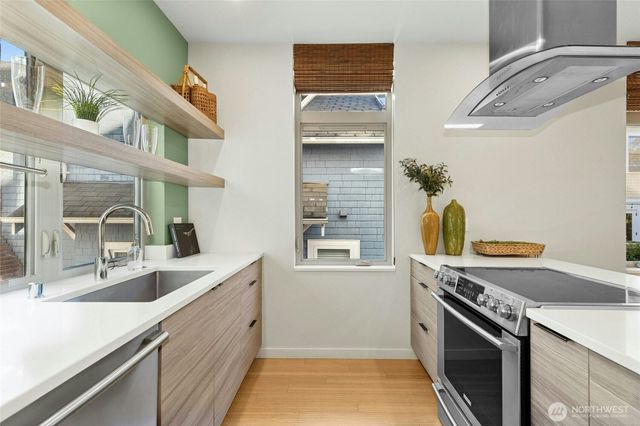 4411 Meridian Avenue N, Seattle, WA 98103