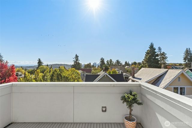 4411 Meridian Avenue N, Seattle, WA 98103