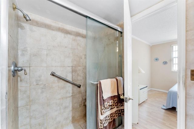 3900 NW 76th Avenue 307, Sunrise, FL 33351