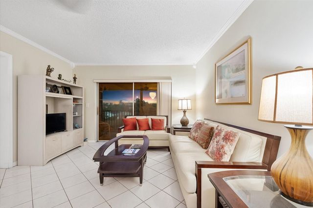 3900 NW 76th Avenue 307, Sunrise, FL 33351