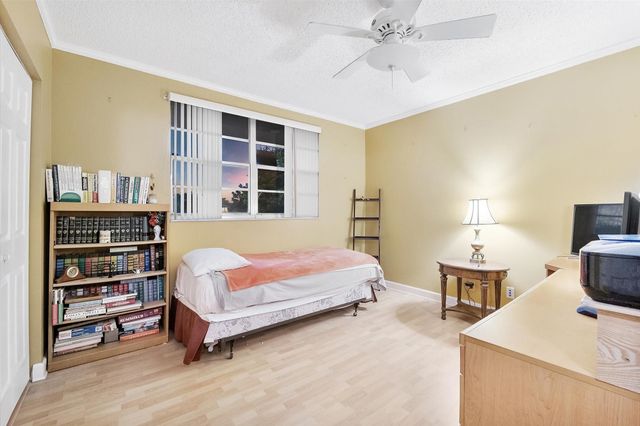 3900 NW 76th Avenue 307, Sunrise, FL 33351