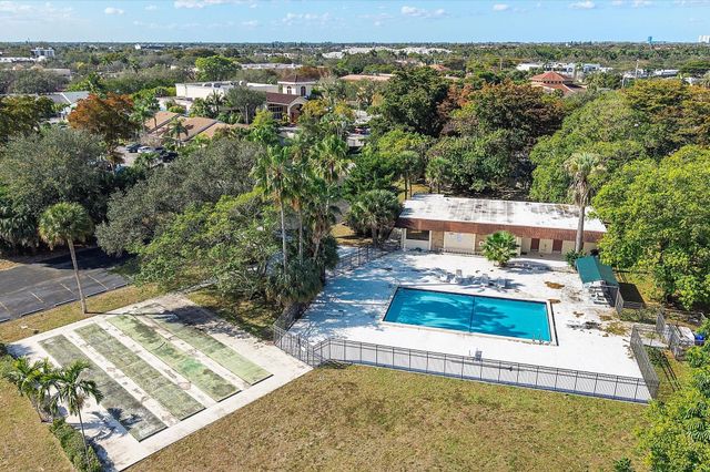 3900 NW 76th Avenue 307, Sunrise, FL 33351