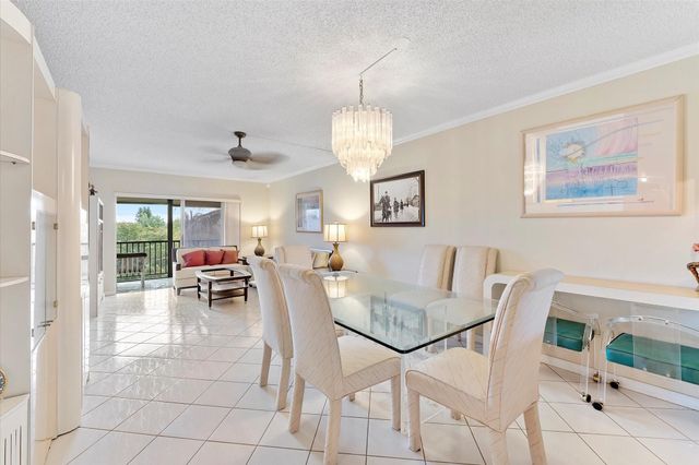 3900 NW 76th Avenue 307, Sunrise, FL 33351