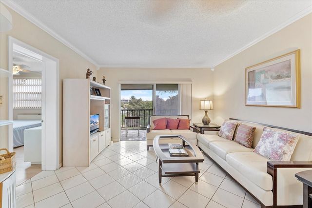 3900 NW 76th Avenue 307, Sunrise, FL 33351