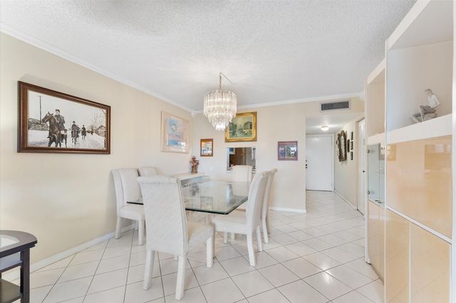 3900 NW 76th Avenue 307, Sunrise, FL 33351