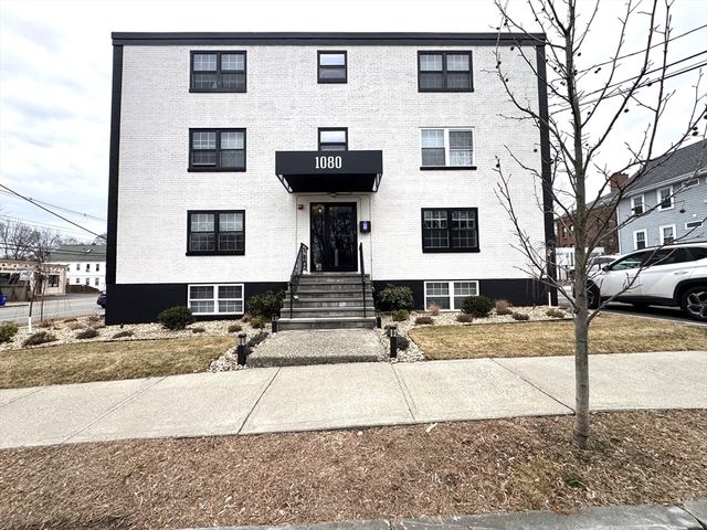 1080 Mass Ave 7, Arlington, MA 02476