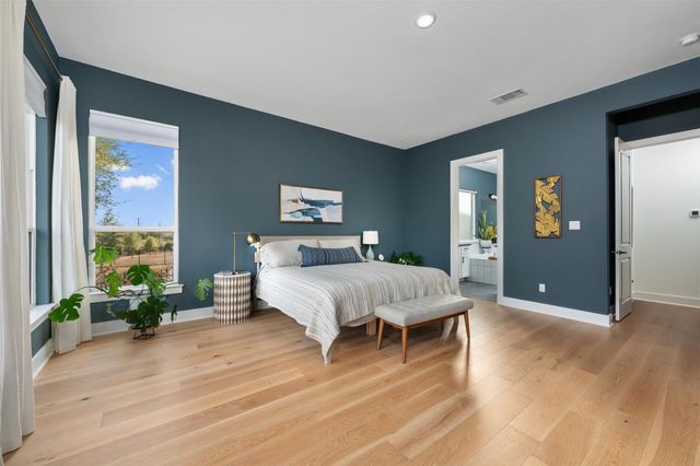 438 Pear Tree LN, Austin, TX 78737