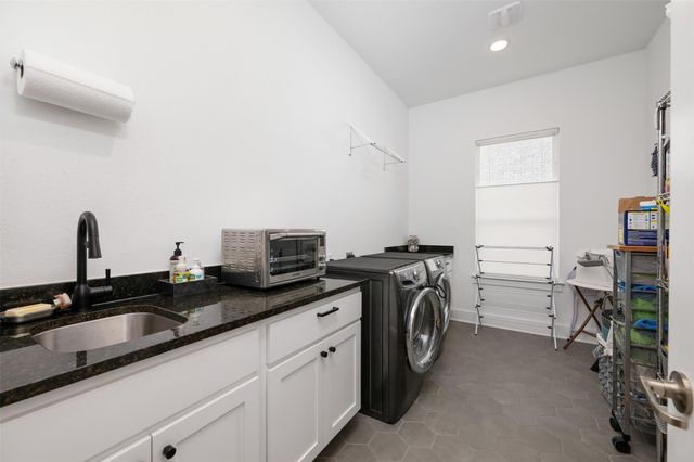 438 Pear Tree LN, Austin, TX 78737