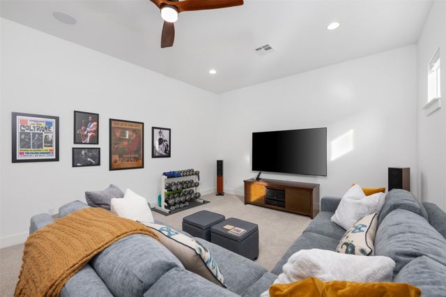 438 Pear Tree LN, Austin, TX 78737