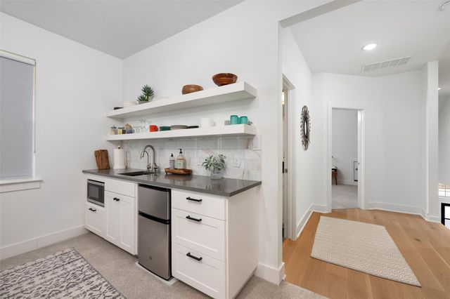 438 Pear Tree LN, Austin, TX 78737