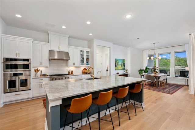 438 Pear Tree LN, Austin, TX 78737