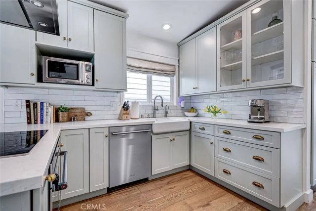 3211 N Valley, Manhattan Beach, CA 90266