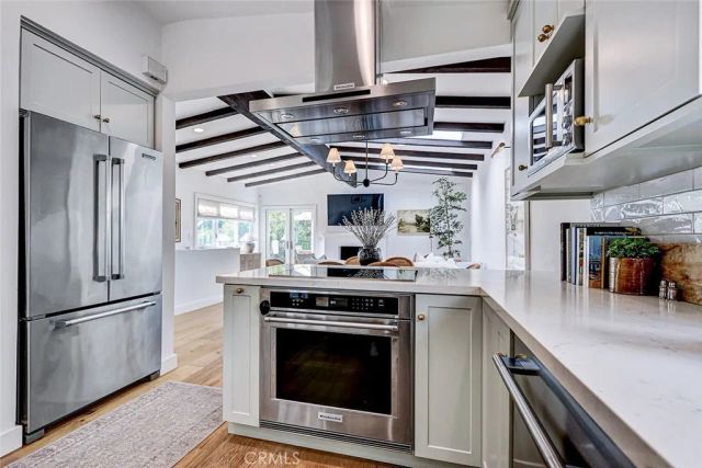 3211 N Valley, Manhattan Beach, CA 90266