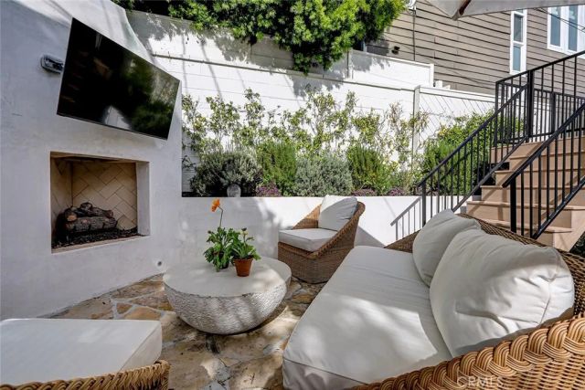 3211 N Valley, Manhattan Beach, CA 90266