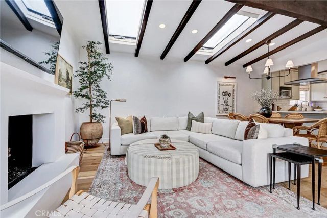 3211 N Valley, Manhattan Beach, CA 90266