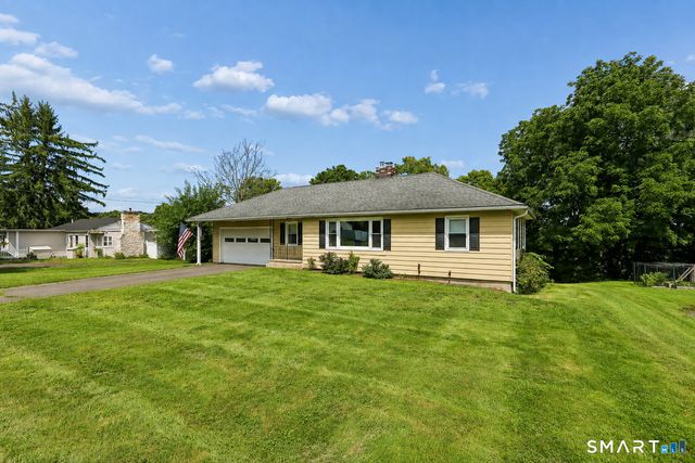 31 Jeanette Road, Danbury, CT 06811