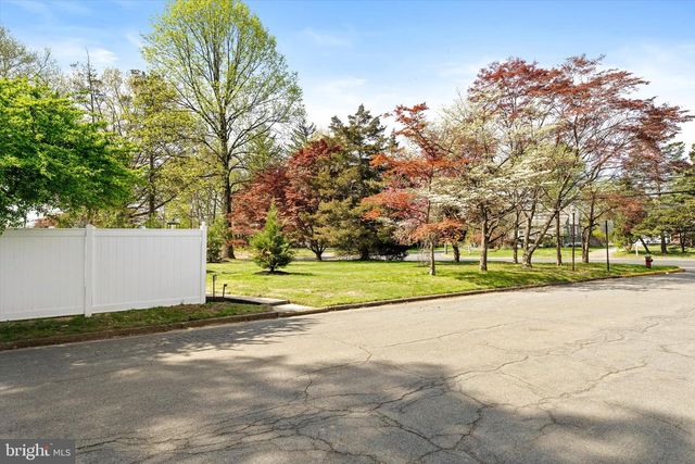 2164 PENNINGTON RD, Ewing, NJ 08638