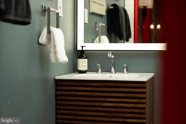 2164 PENNINGTON RD, Ewing, NJ 08638