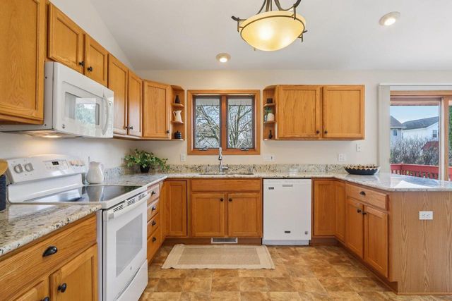 5495 Quarry Hill Drive, Fitchburg, WI 53711