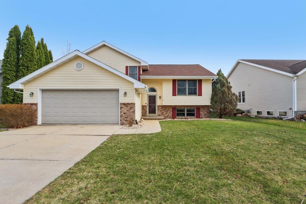 5495 Quarry Hill Drive, Fitchburg, WI 53711