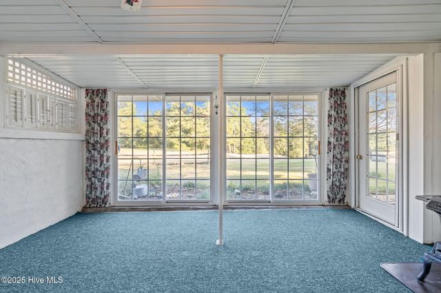 4 Foxhill Circle, Foxfire Village, NC 27281