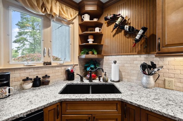 4 Foxhill Circle, Foxfire Village, NC 27281
