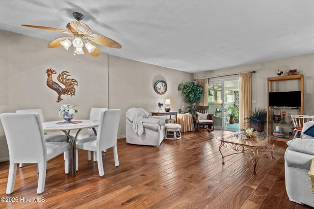 4 Foxhill Circle, Foxfire Village, NC 27281