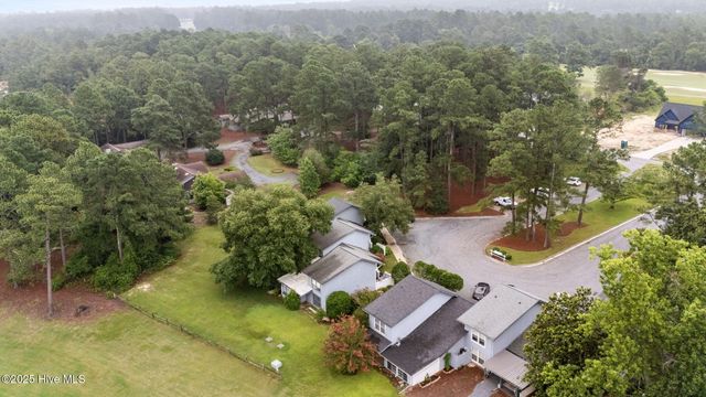 4 Foxhill Circle, Foxfire Village, NC 27281