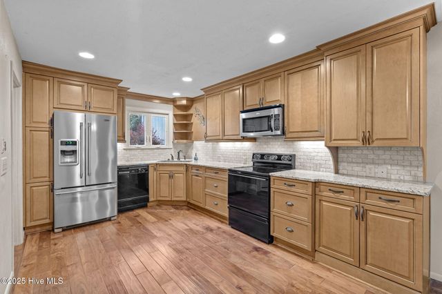 4 Foxhill Circle, Foxfire Village, NC 27281